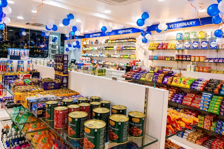 small pharmacy shop design