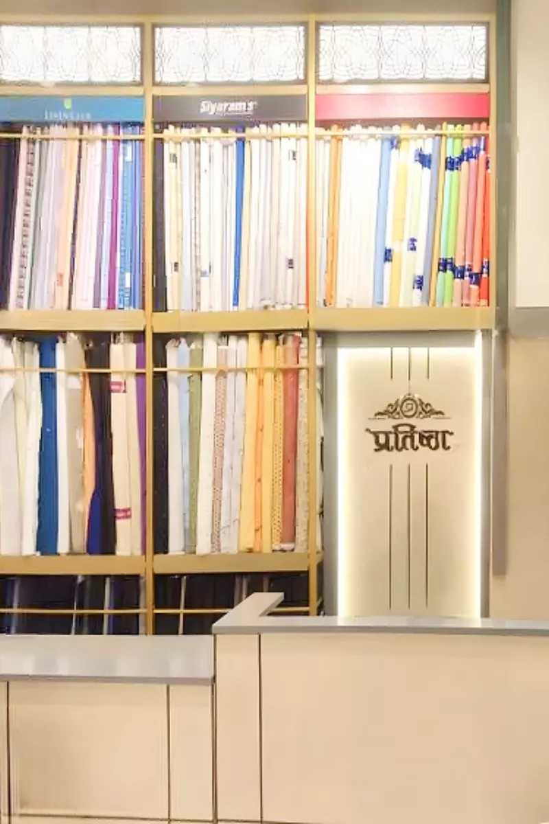 Pratishta Saree Center