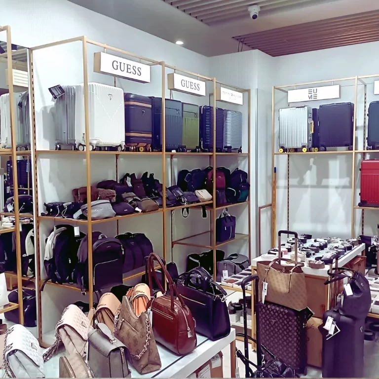 small grocery shop interior design